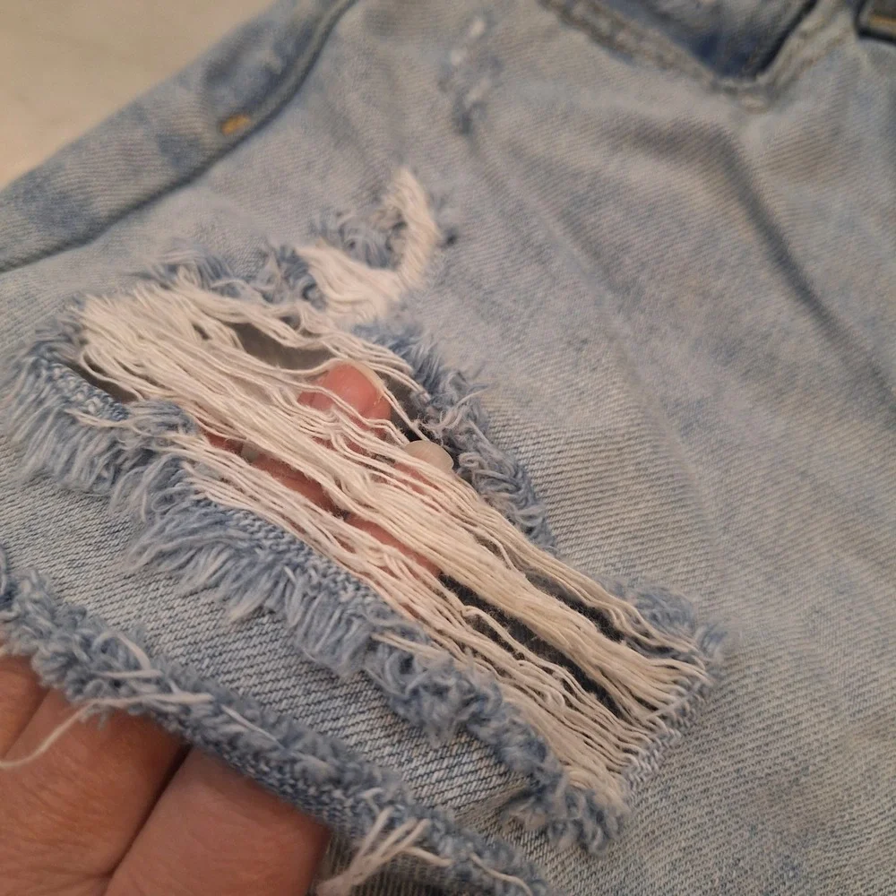 Show Me Your Mumu Phoenix Shorts Sz 24 (*28) Distressed Denim Cyprus Sea Cutoffs